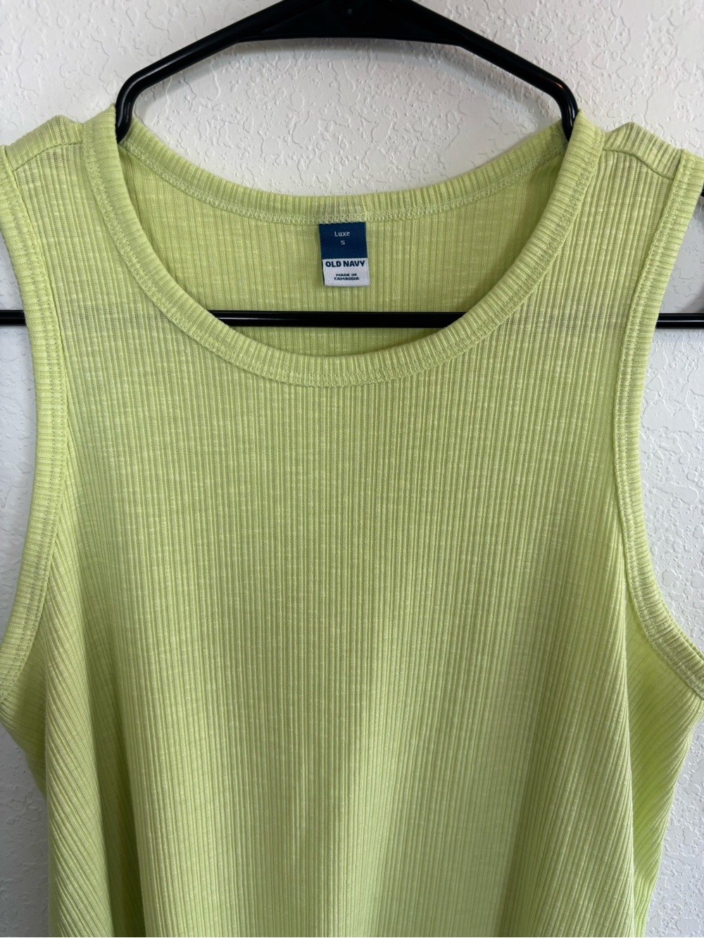 GAP Lime Ribbed Tank Top - Picture 2 of 3